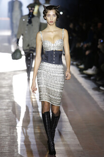 Moschino FALL 2018 MENSWEAR Milan MFW коллекция Moschino осень 2018 мужская неделя моды в Милане Mainstyles